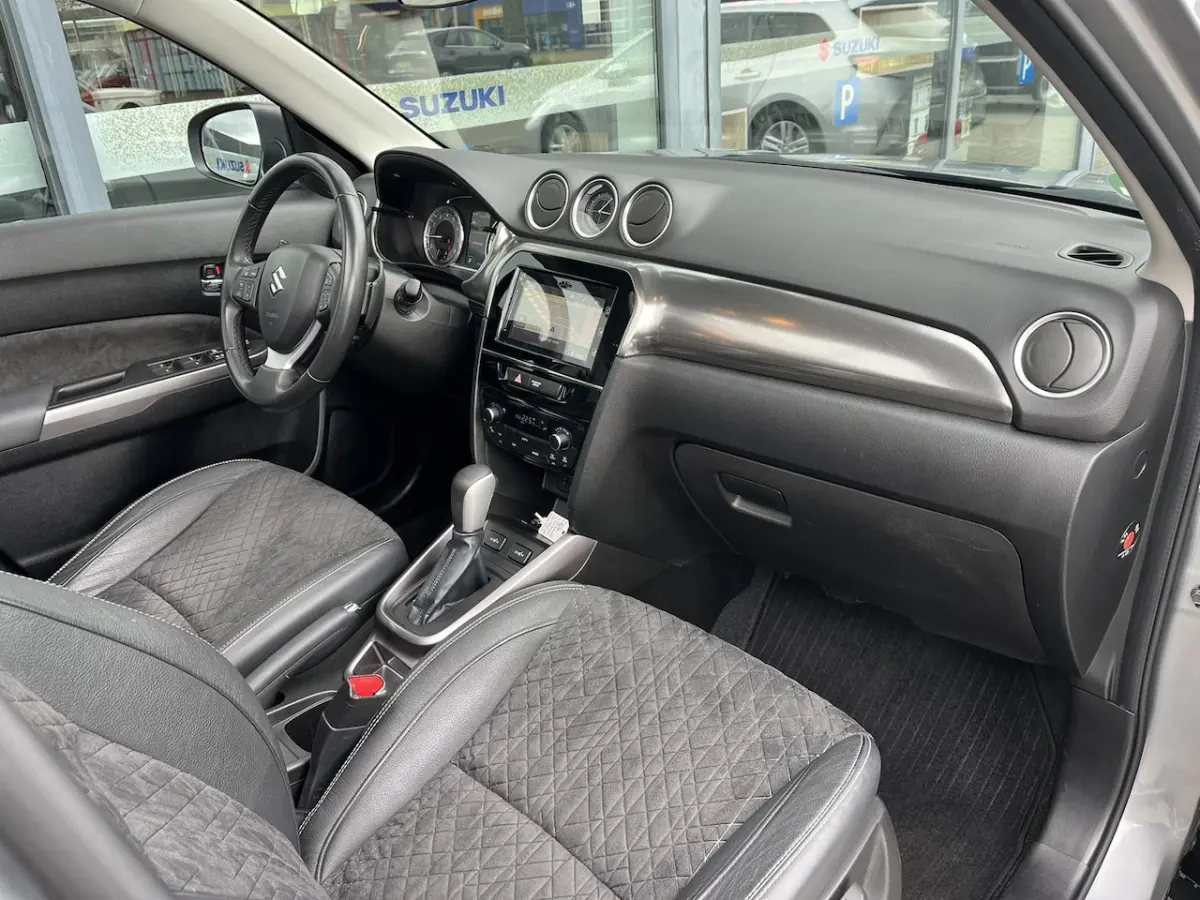 1.4 Boosterjet Style Smart Hybrid | Automaat | Trekhaak | 1500 kg trekgewicht | All season
