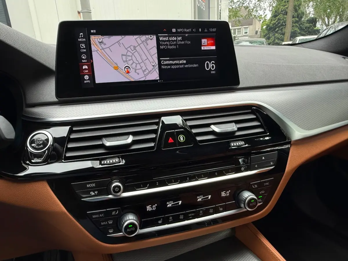 520i High Executive Edition M-Sport NAP Schuifdak/Leder/20 Inch/HK/Car Play/LED/Memory/360