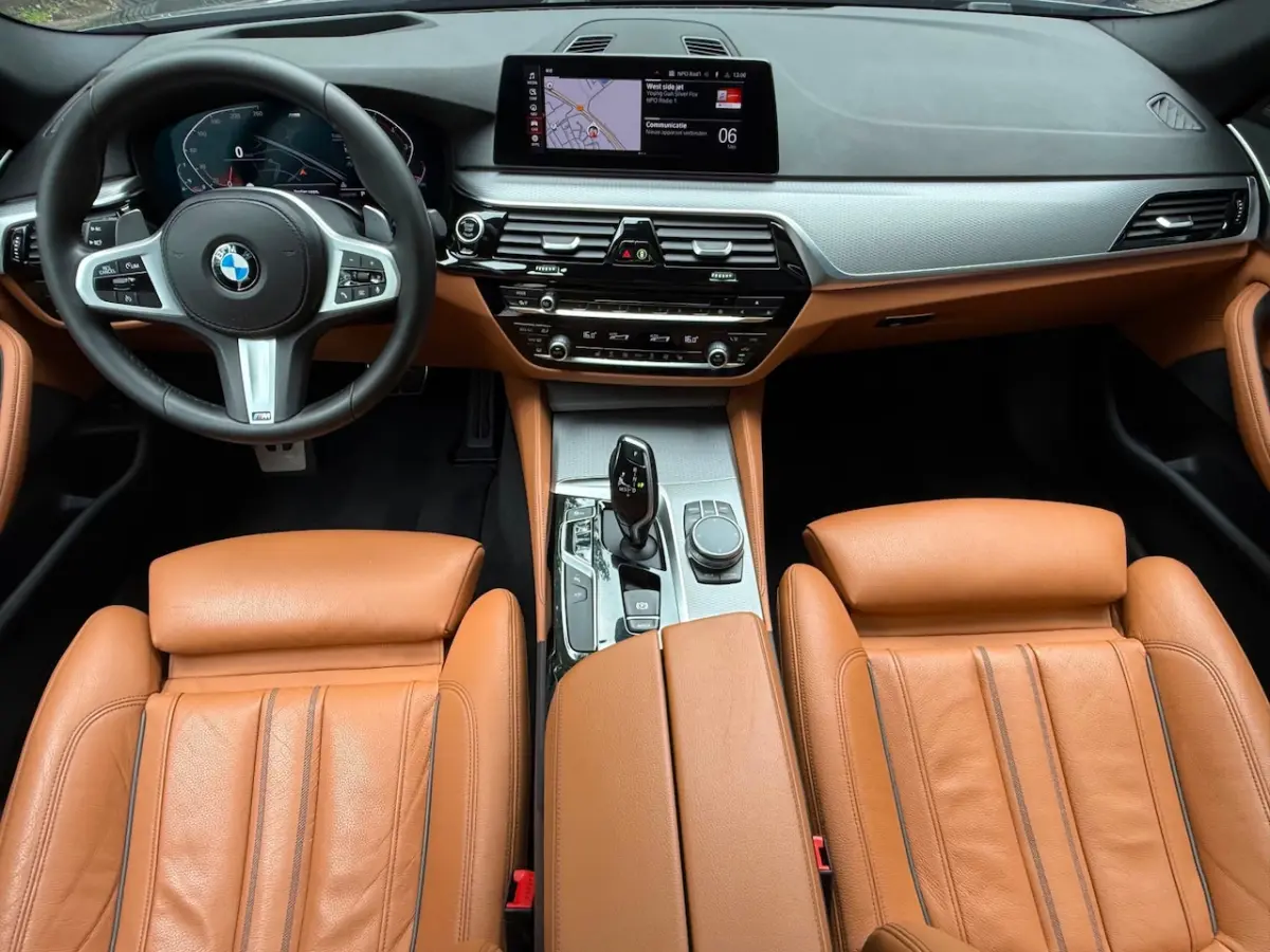 520i High Executive Edition M-Sport NAP Schuifdak/Leder/20 Inch/HK/Car Play/LED/Memory/360