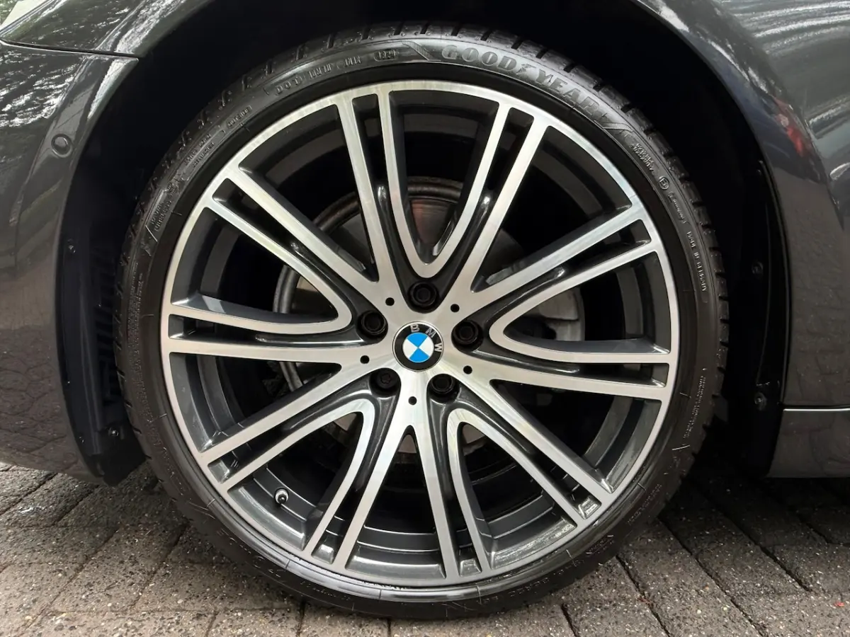 520i High Executive Edition M-Sport NAP Schuifdak/Leder/20 Inch/HK/Car Play/LED/Memory/360