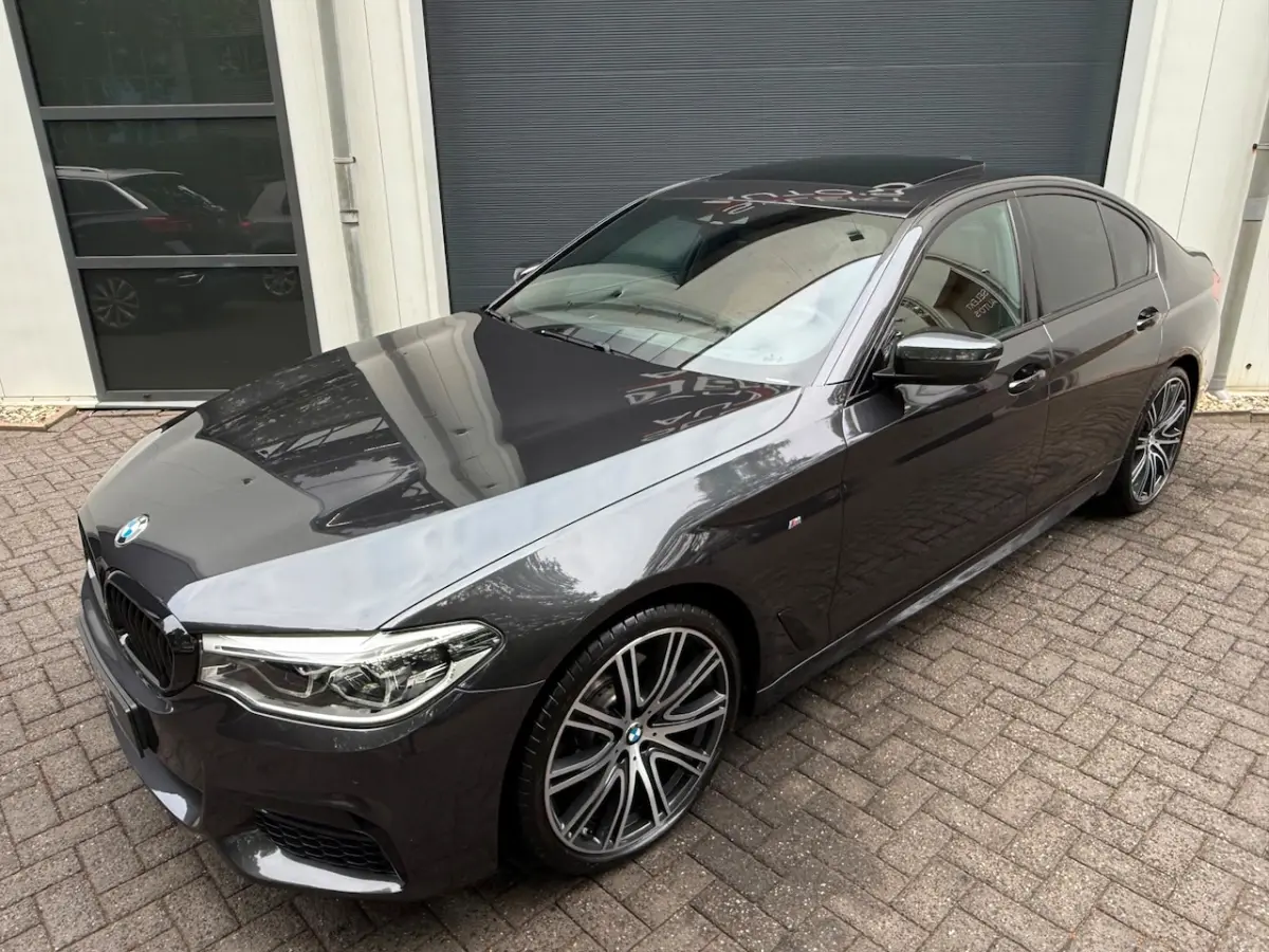 520i High Executive Edition M-Sport NAP Schuifdak/Leder/20 Inch/HK/Car Play/LED/Memory/360