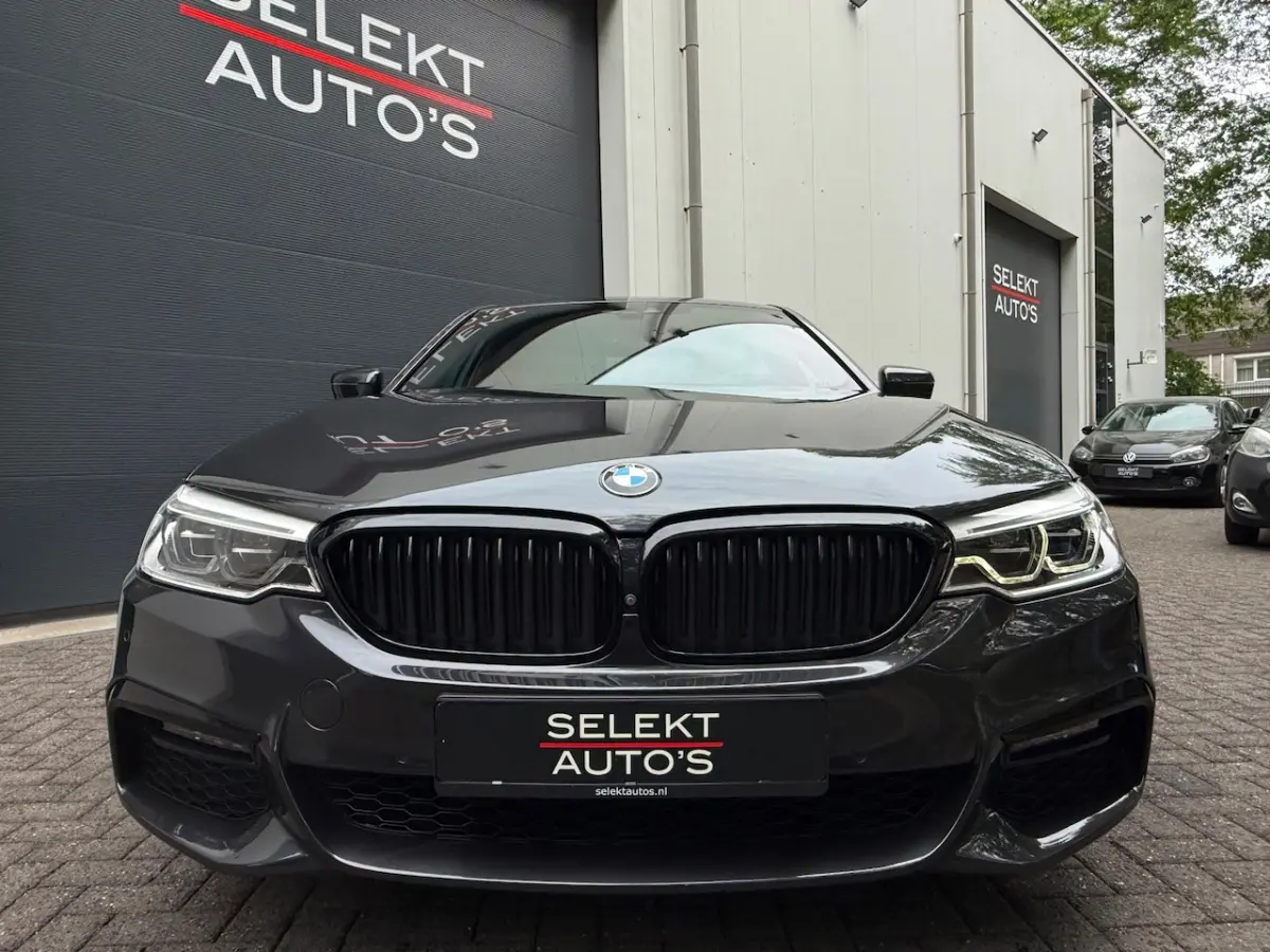 520i High Executive Edition M-Sport NAP Schuifdak/Leder/20 Inch/HK/Car Play/LED/Memory/360