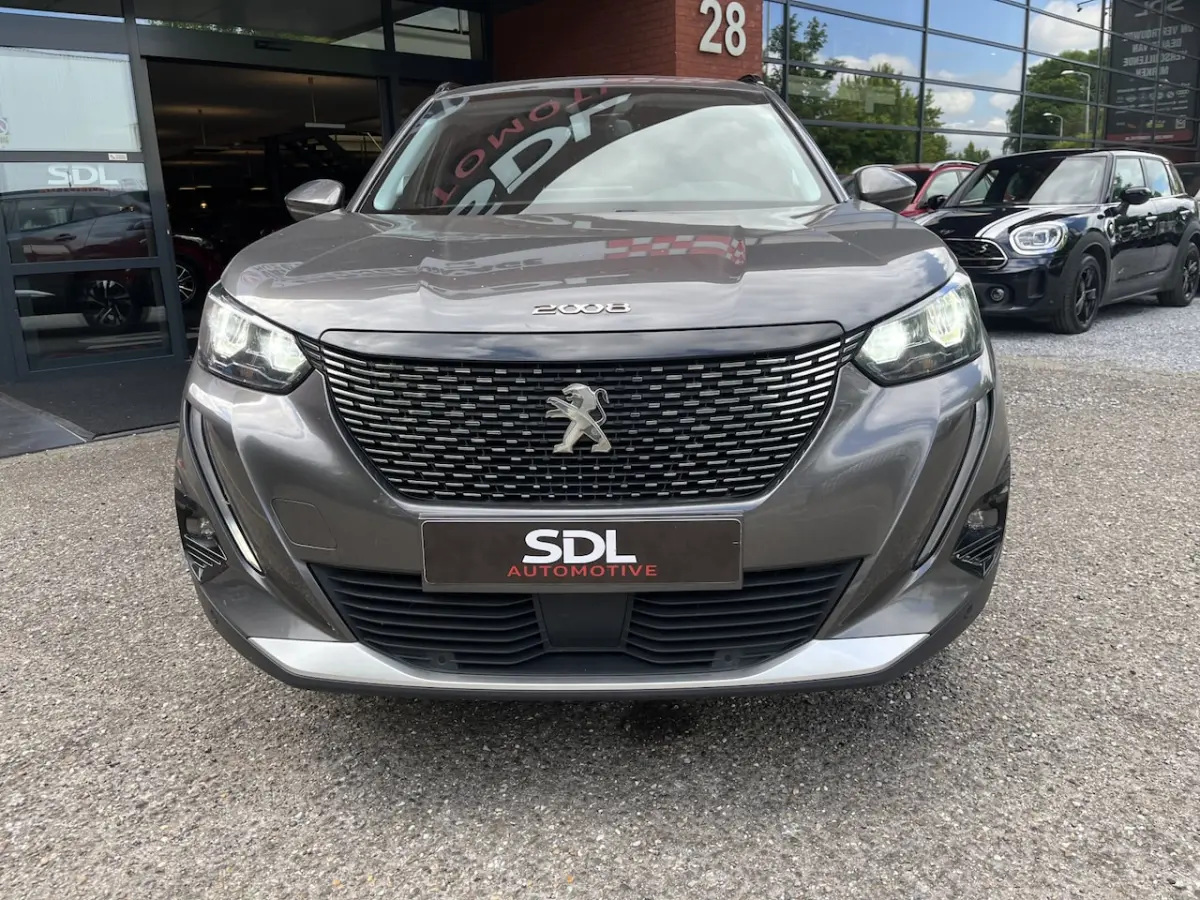 1.2 PureTech Allure // LED // HALF LEDER // 3D COCKPIT // CAMERA+SENSOREN // NAVI+CARPLAY