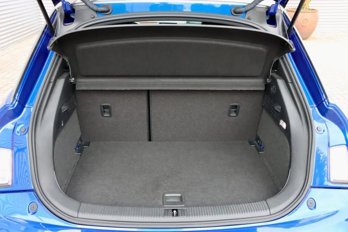 1.0 TFSI Advance Sport | PANORAMA | BOSE | S LINE |