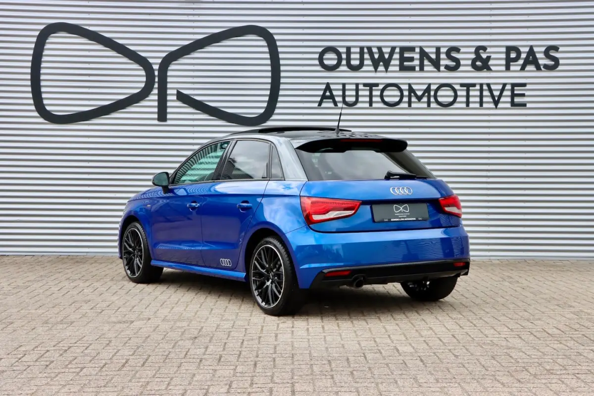 1.0 TFSI Advance Sport | PANORAMA | BOSE | S LINE |