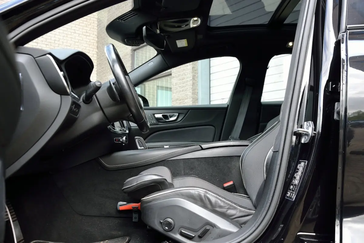 2.0 T8 AWD Twin Engine R-Design | Panoramadak | Harman Kardon | BLIS |