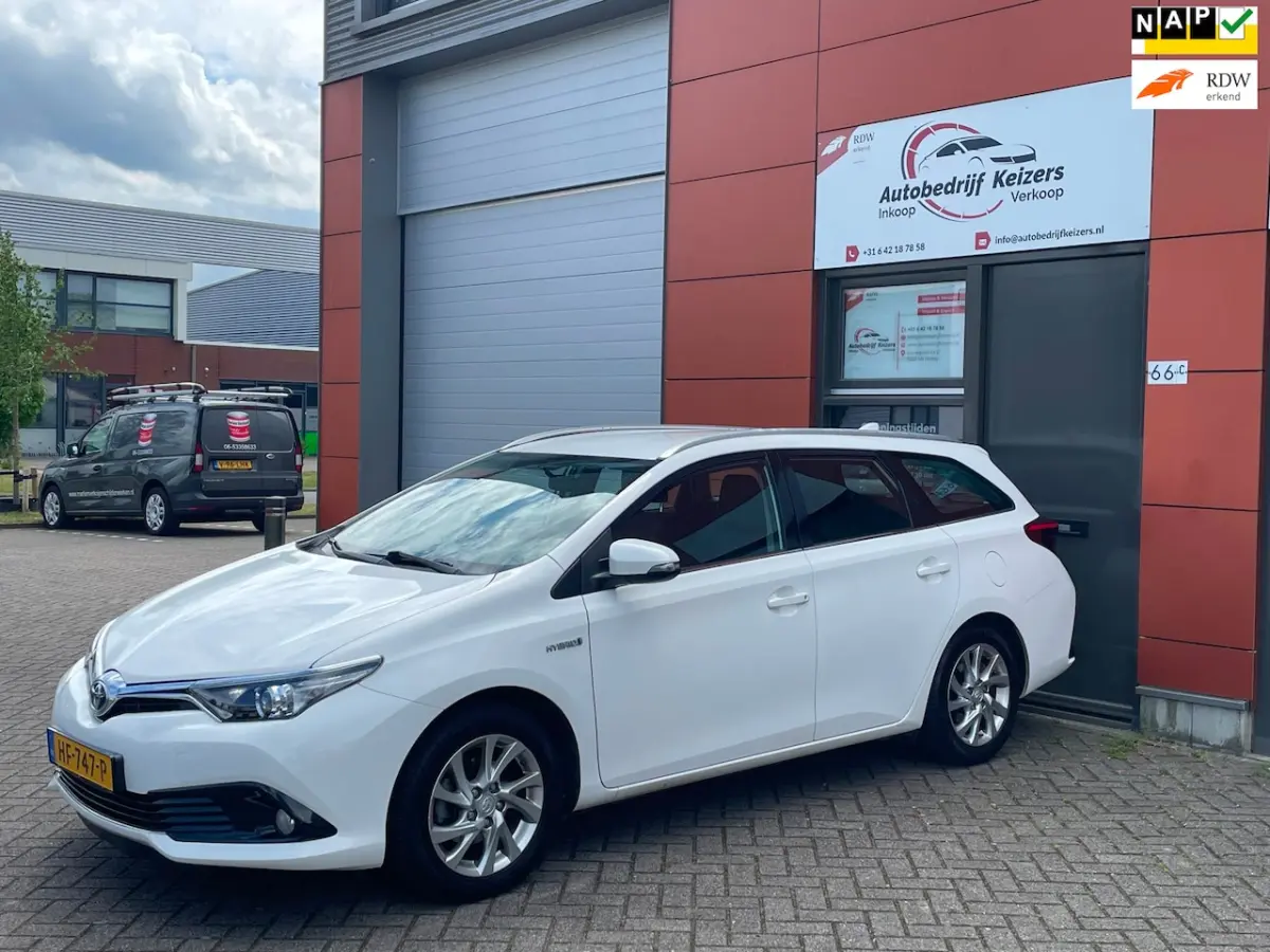 Toyota Auris Touring Sports 2015 Hybride Automatisch leasen