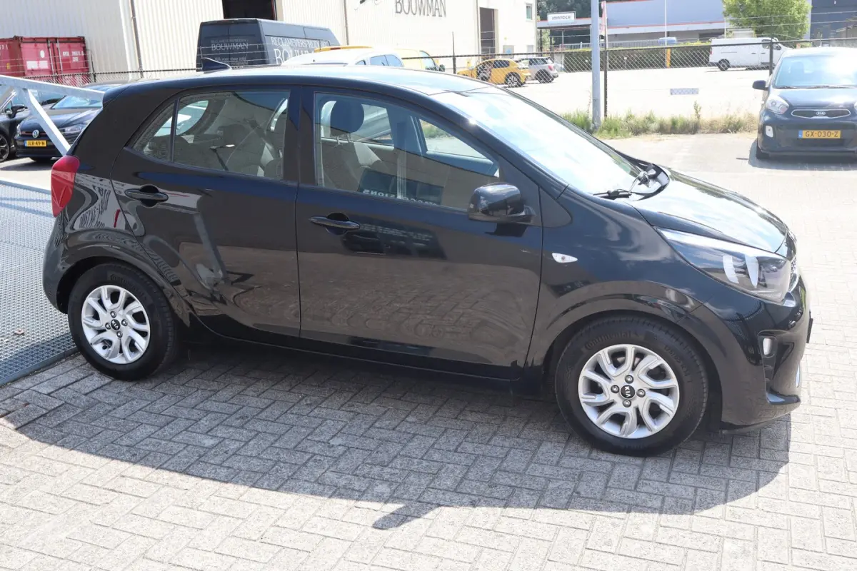 1.0 MPi DynamicLine Achteruitrijcamera/Apple carplay/Airco/Cruise control/Elektrische rame
