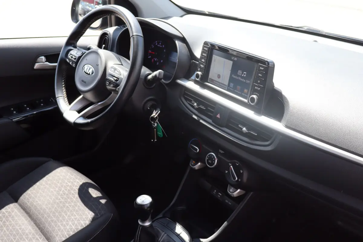 1.0 MPi DynamicLine Achteruitrijcamera/Apple carplay/Airco/Cruise control/Elektrische rame