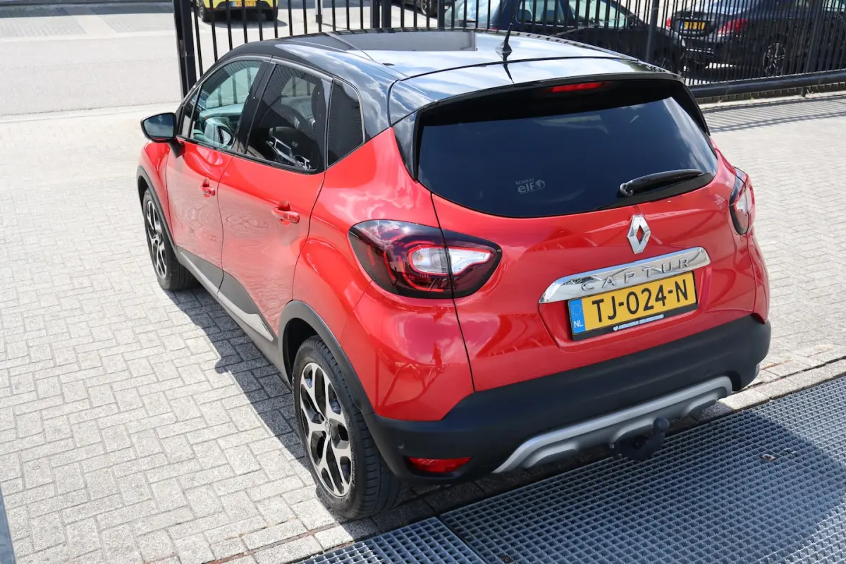 1.2 TCe Intens AUTOMAAT/Trekhaak/Apple carplay/Achteruitrijcamera/Parkeer assistent/Dodeho