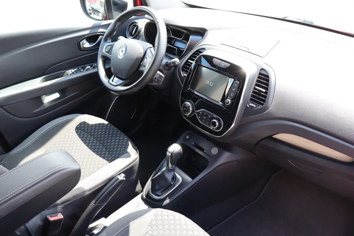 1.2 TCe Intens AUTOMAAT/Trekhaak/Apple carplay/Achteruitrijcamera/Parkeer assistent/Dodeho