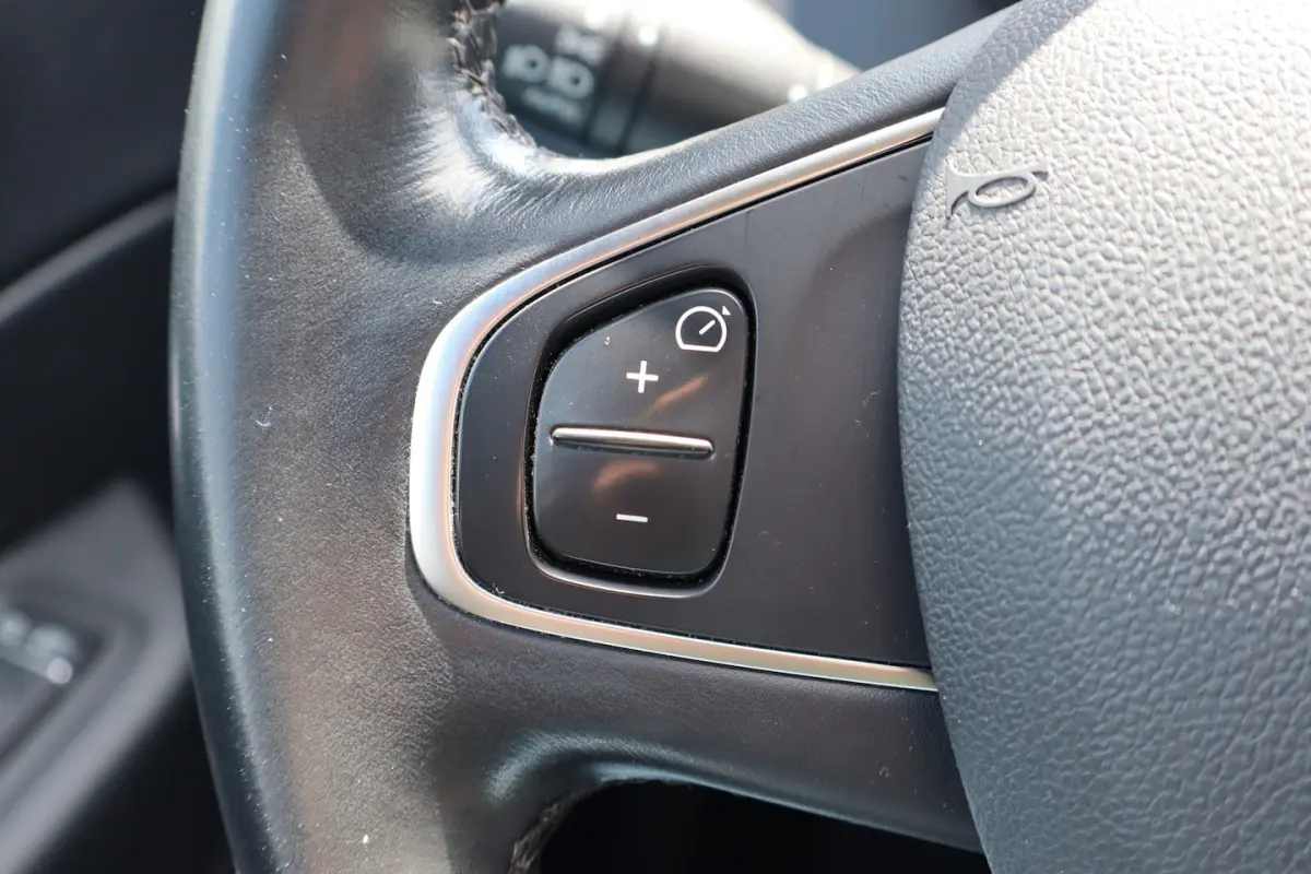 1.2 TCe Intens AUTOMAAT/Trekhaak/Apple carplay/Achteruitrijcamera/Parkeer assistent/Dodeho
