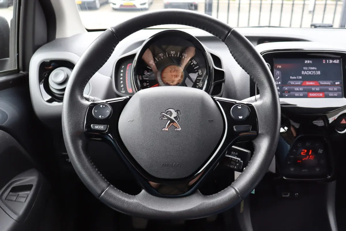 1.0 e-VTi Allure Nederlandse auto/Achteruitrijcamera/Climate control/Bluetooth/Licht metaa