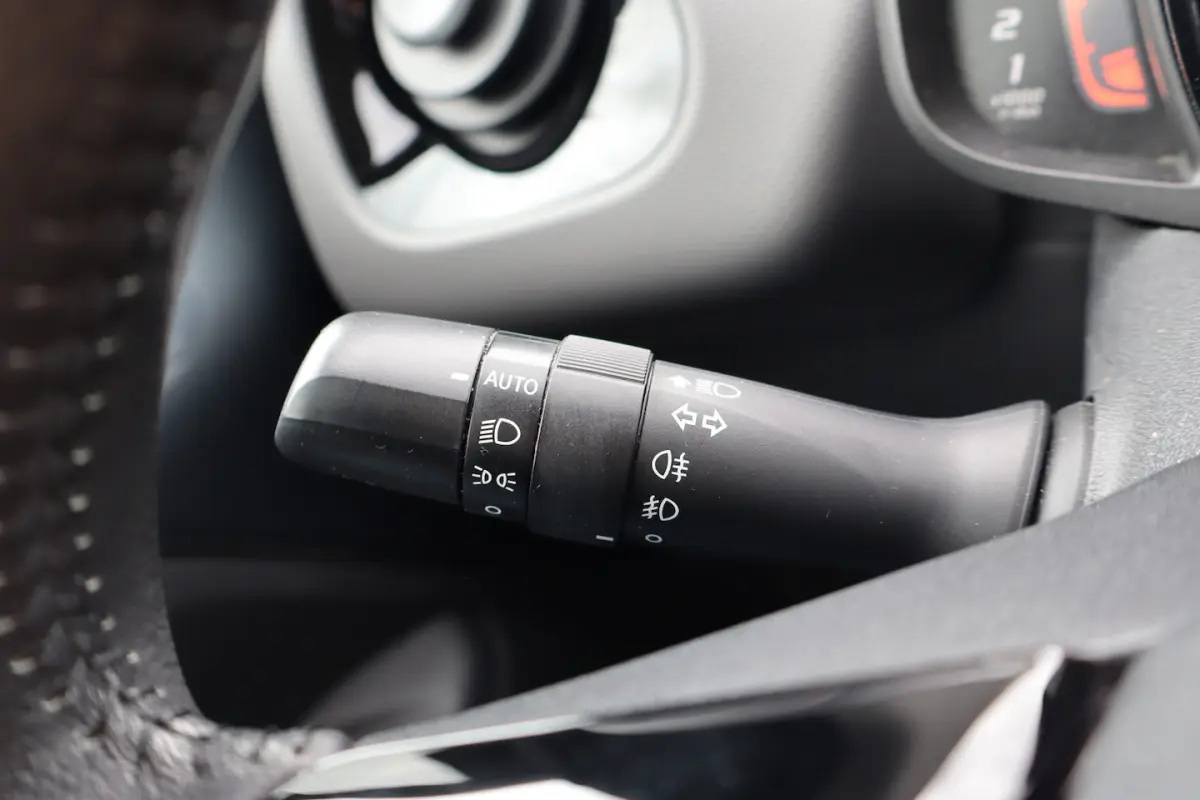 1.0 e-VTi Allure Nederlandse auto/Achteruitrijcamera/Climate control/Bluetooth/Licht metaa