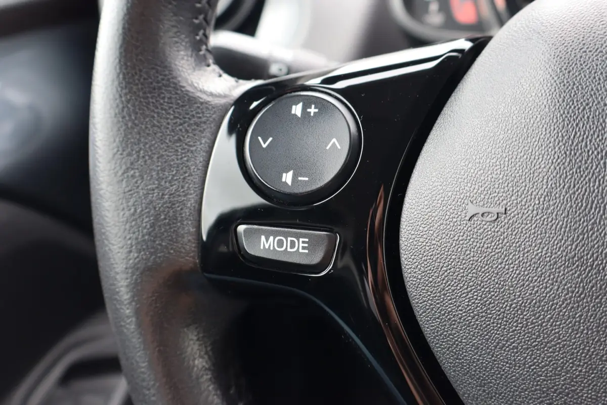 1.0 e-VTi Allure Nederlandse auto/Achteruitrijcamera/Climate control/Bluetooth/Licht metaa