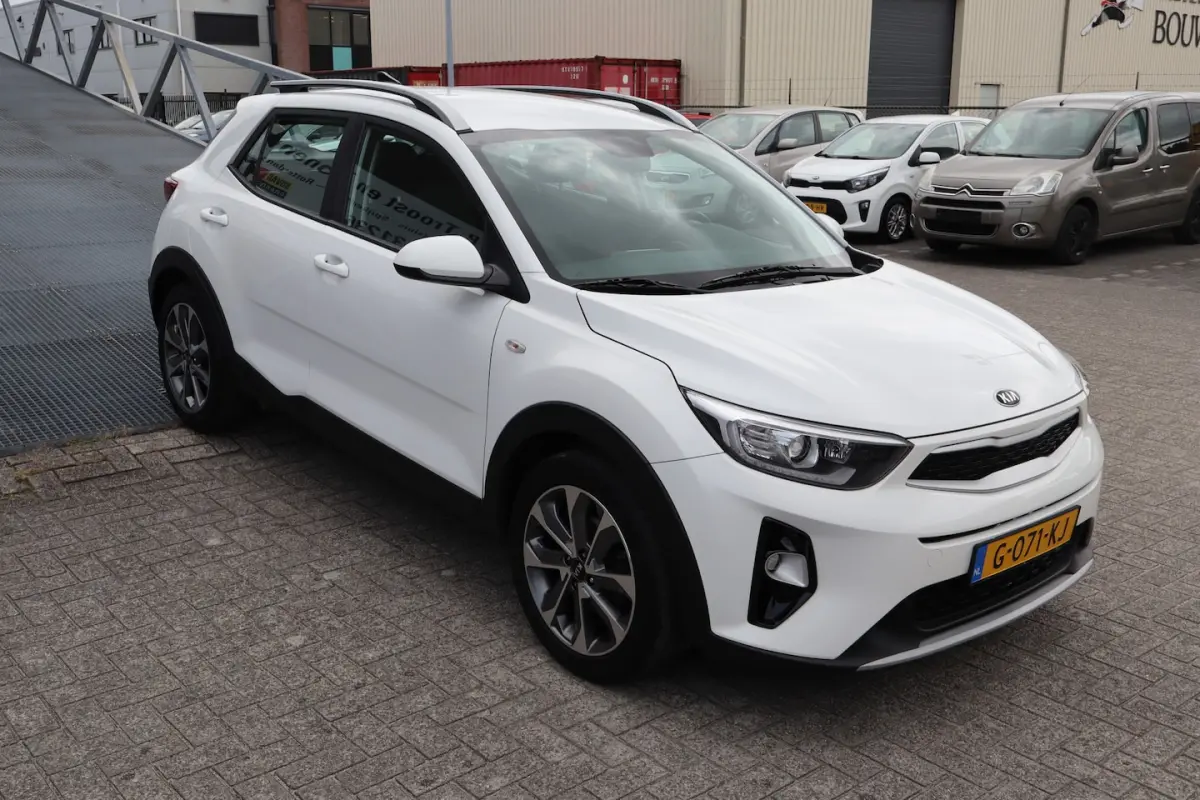 1.0 T-GDi DynamicLine Achteruitrijcamera/Apple carplay/Navigatie/Cruise control/DAB/Airco