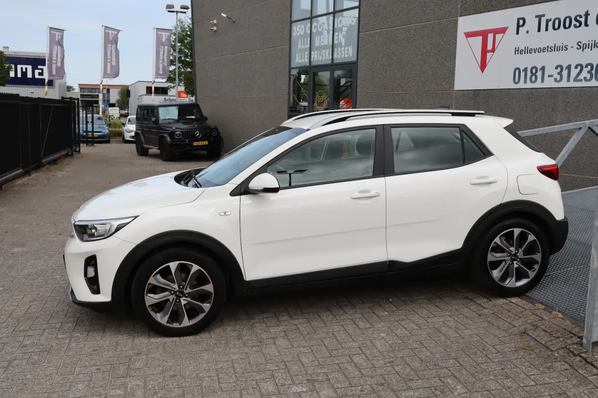 1.0 T-GDi DynamicLine Achteruitrijcamera/Apple carplay/Navigatie/Cruise control/DAB/Airco
