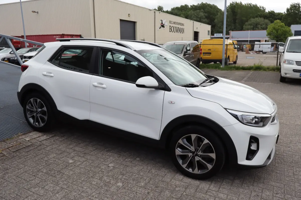 1.0 T-GDi DynamicLine Achteruitrijcamera/Apple carplay/Navigatie/Cruise control/DAB/Airco