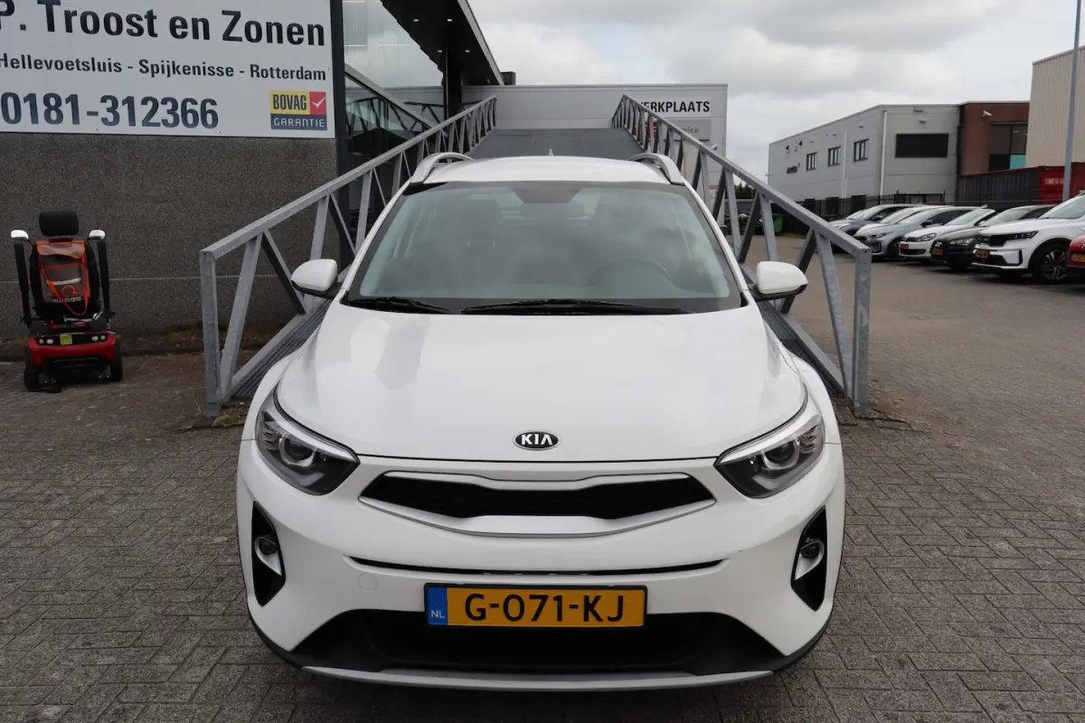 1.0 T-GDi DynamicLine Achteruitrijcamera/Apple carplay/Navigatie/Cruise control/DAB/Airco