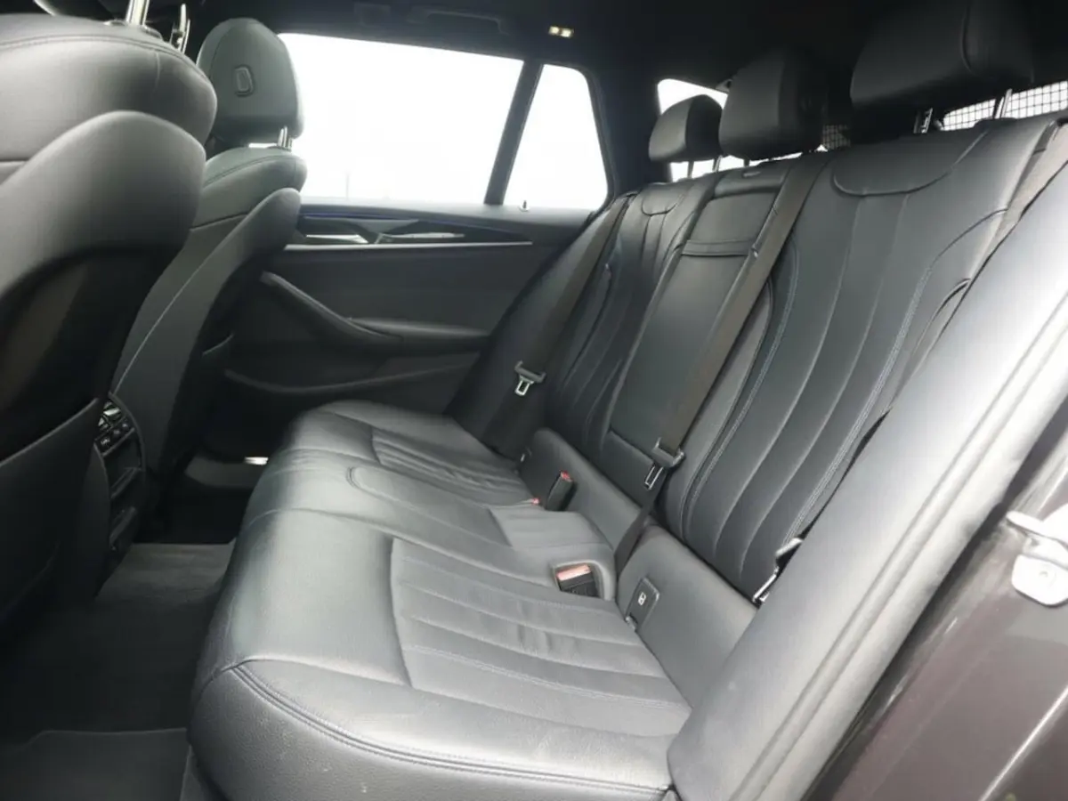 530i High Executive M-Sport | Clima | Cruise | Multimedia/Navi | Pano | Leder| PDC + 360 c