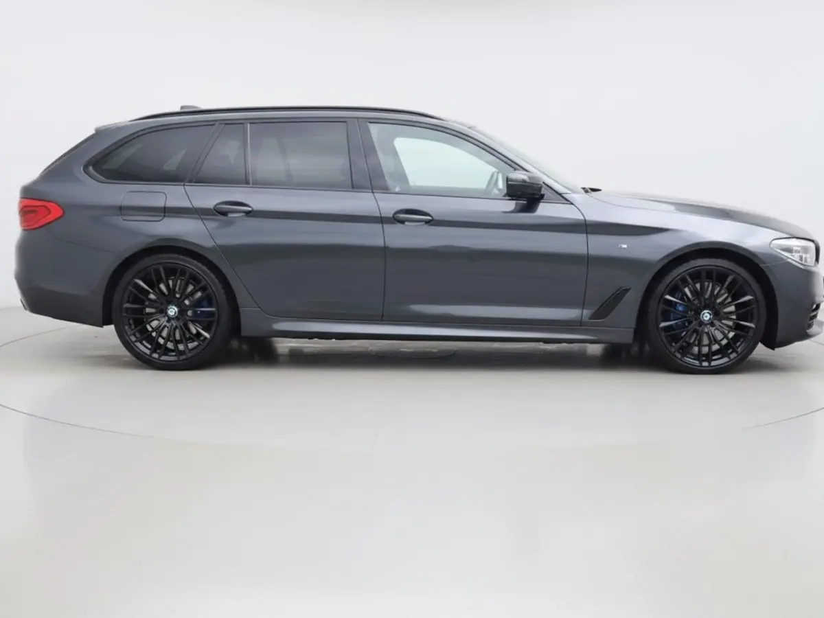 530i High Executive M-Sport | Clima | Cruise | Multimedia/Navi | Pano | Leder| PDC + 360 c