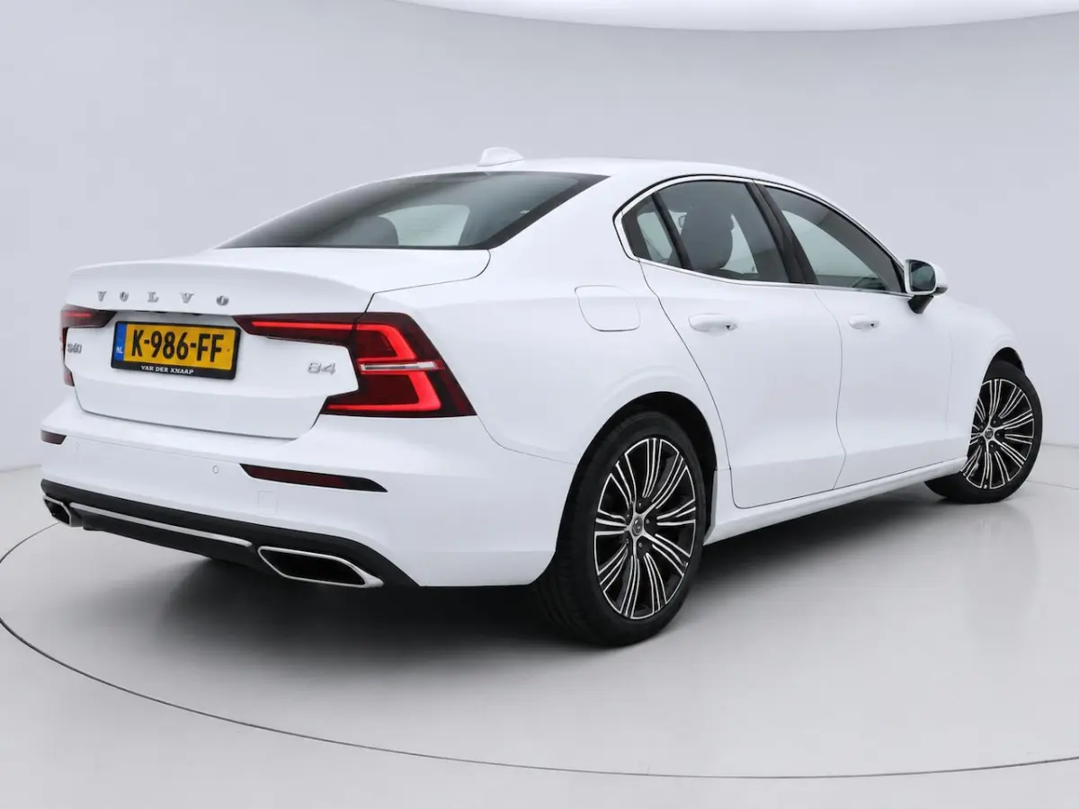 2.0 B4 Inscription (M-Hybrid) | Pilot assist | Multimedia/navi | Leder | Harman&Kardon | S