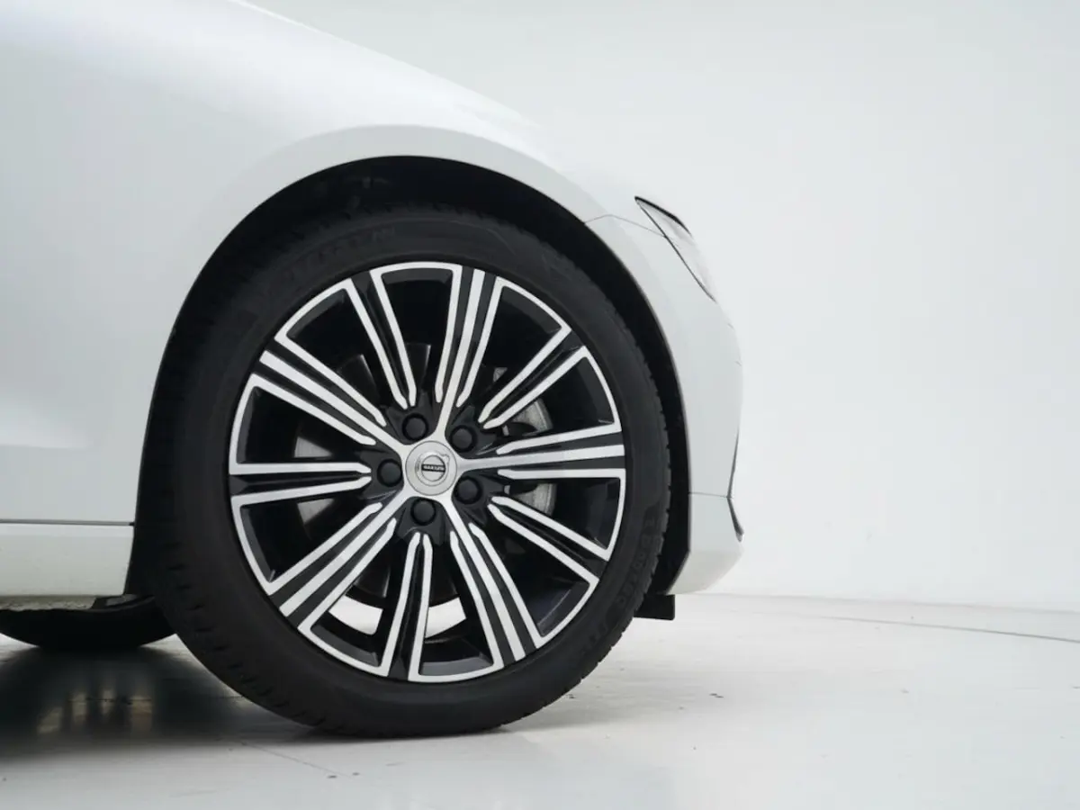 2.0 B4 Inscription (M-Hybrid) | Pilot assist | Multimedia/navi | Leder | Harman&Kardon | S