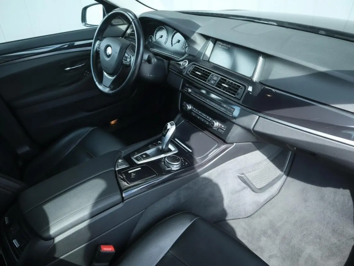 528i Executive | Clima | Cruise | Multimedia/Navi | Leder | PDC |