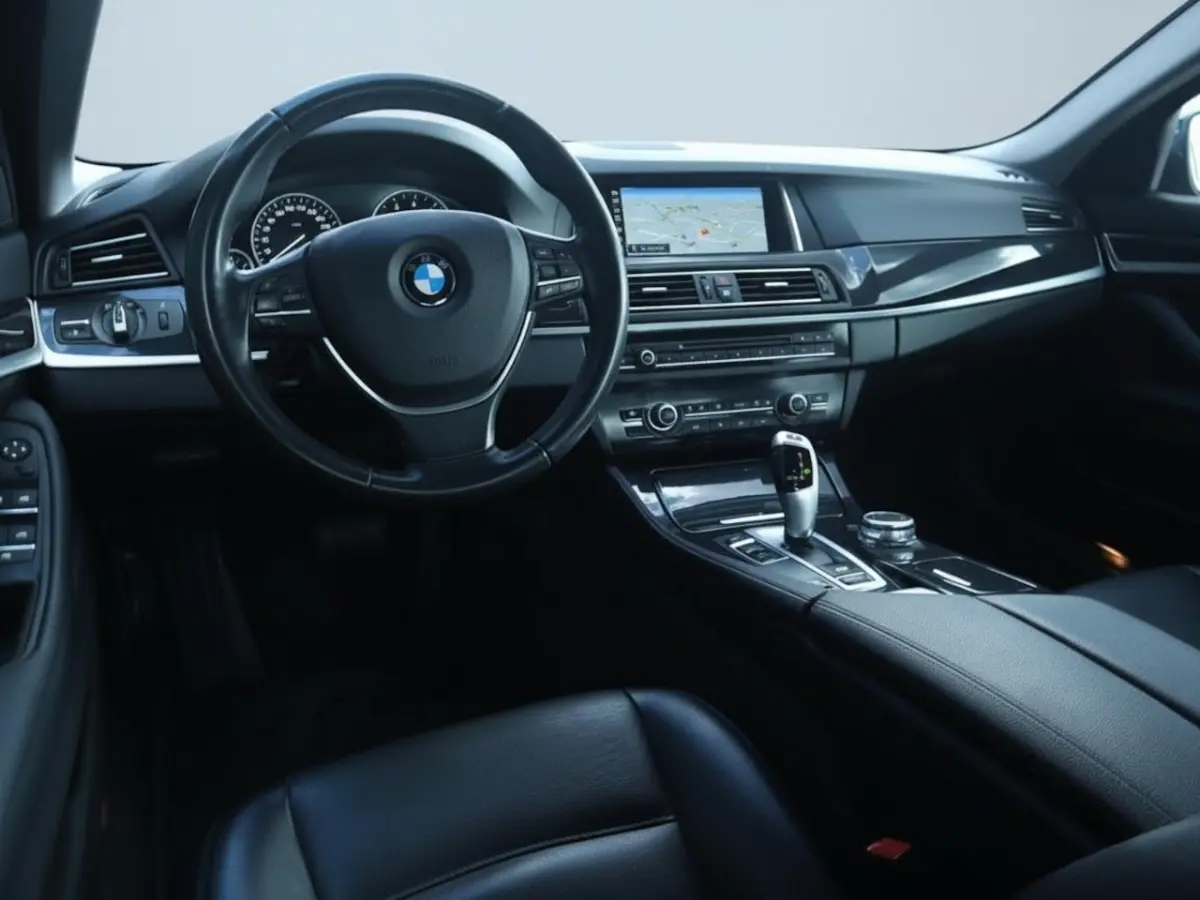 528i Executive | Clima | Cruise | Multimedia/Navi | Leder | PDC |