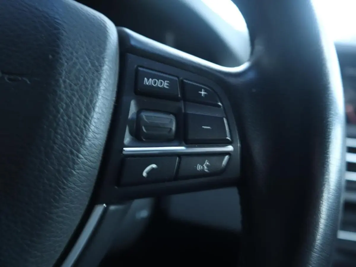 528i Executive | Clima | Cruise | Multimedia/Navi | Leder | PDC |