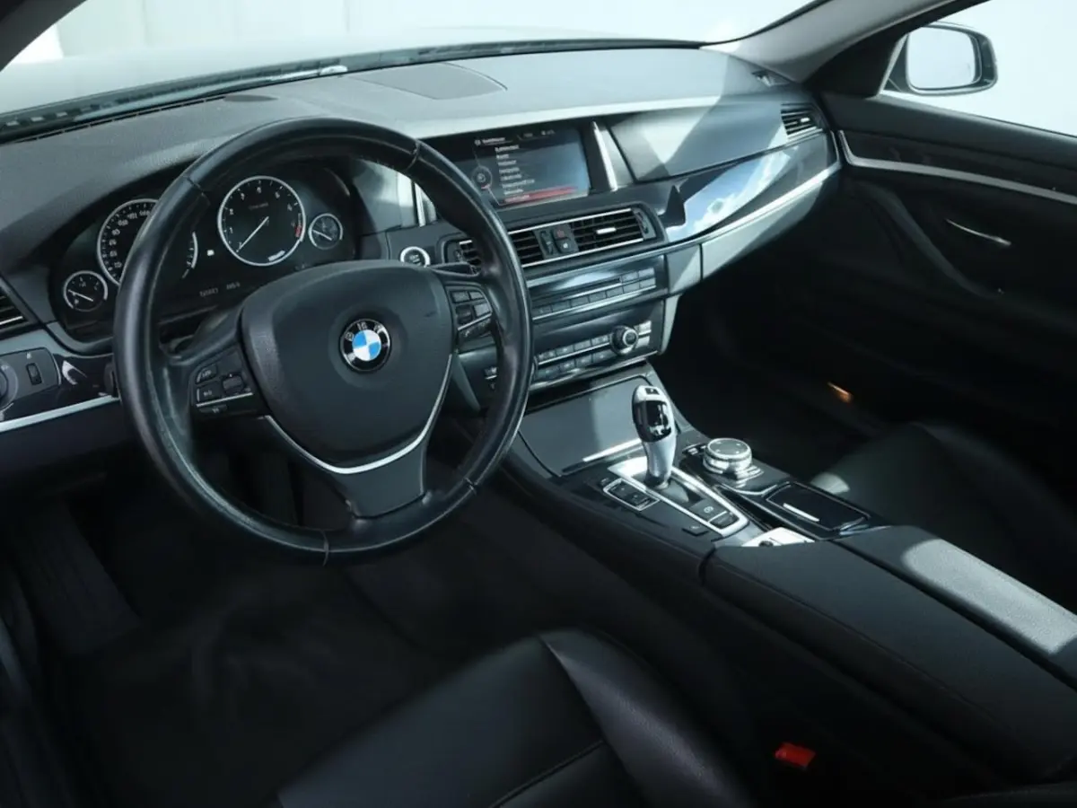 528i Executive | Clima | Cruise | Multimedia/Navi | Leder | PDC |