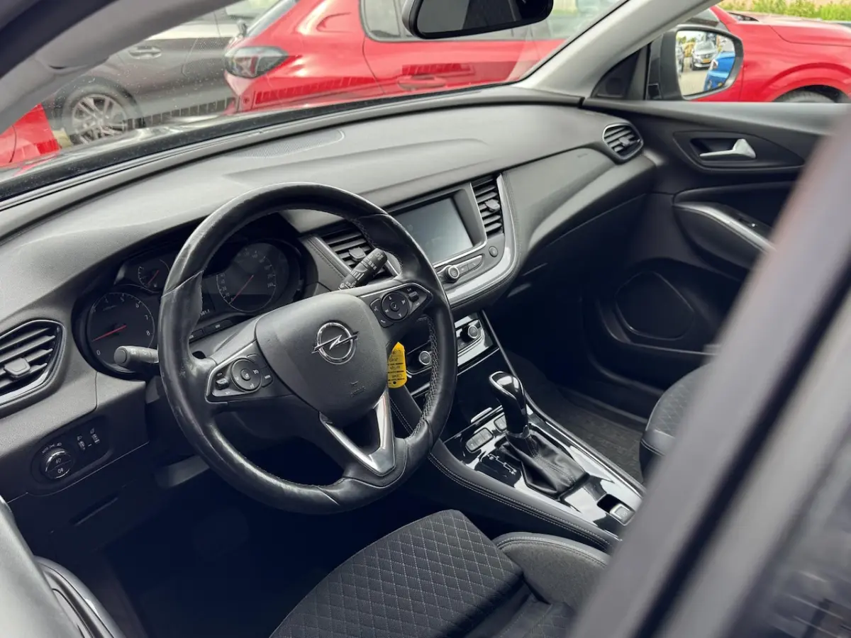 1.2 Turbo Business Edition TREKHAAK | WINTER PACK| CARPLAY NAVI