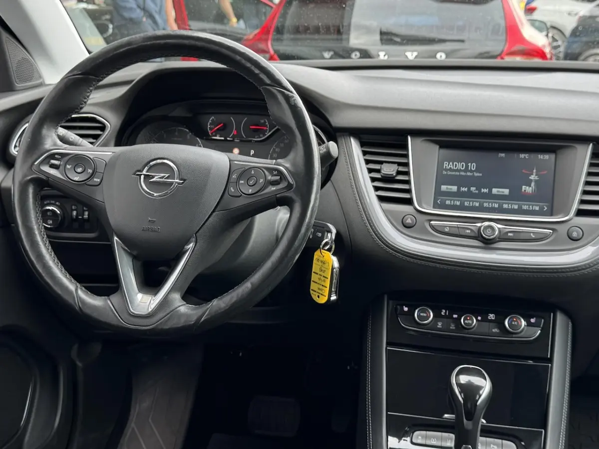 1.2 Turbo Business Edition TREKHAAK | WINTER PACK| CARPLAY NAVI