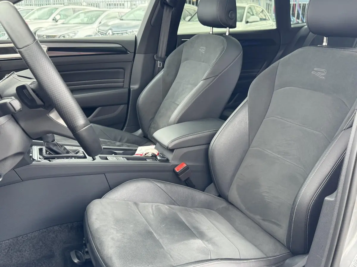 2.0 TSI R-Line Business PANODAK | TREKHAAK | STUUR+STOELVERWARMING