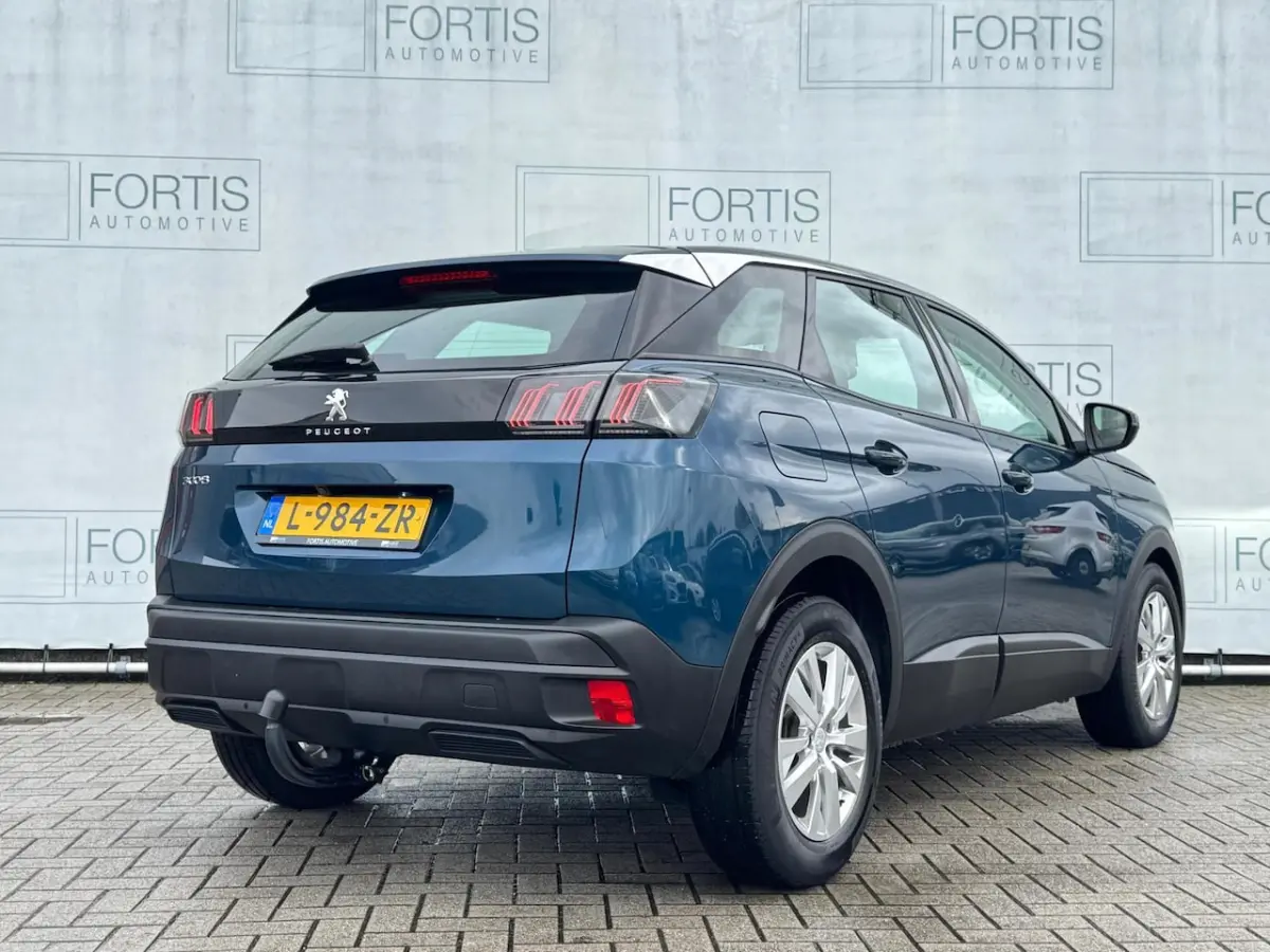 1.2 PureTech Blue Lease Active NL AUTO | CAMERA | TREKHAAK | CARPLAY |