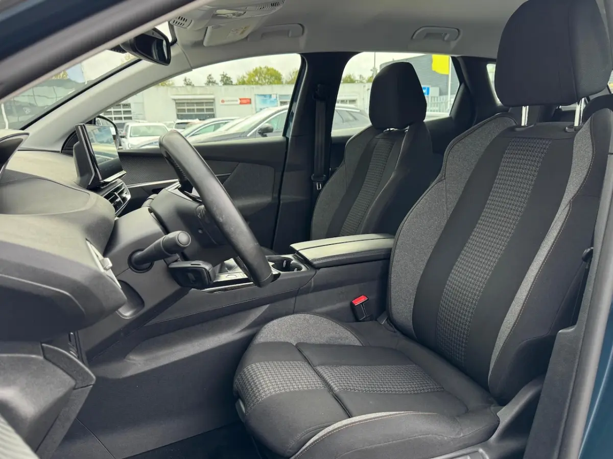 1.2 PureTech Blue Lease Active NL AUTO | CAMERA | TREKHAAK | CARPLAY |