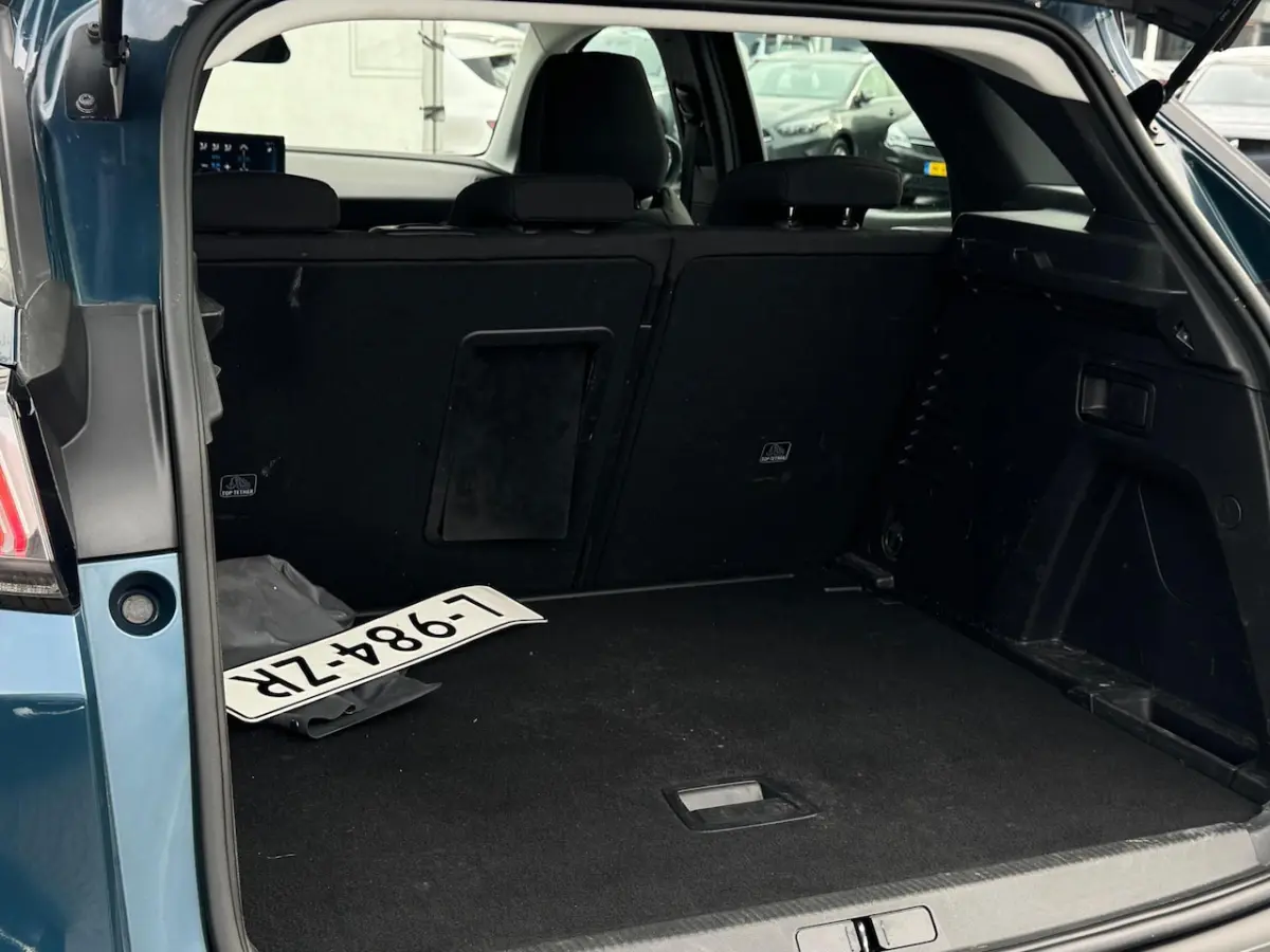 1.2 PureTech Blue Lease Active NL AUTO | CAMERA | TREKHAAK | CARPLAY |
