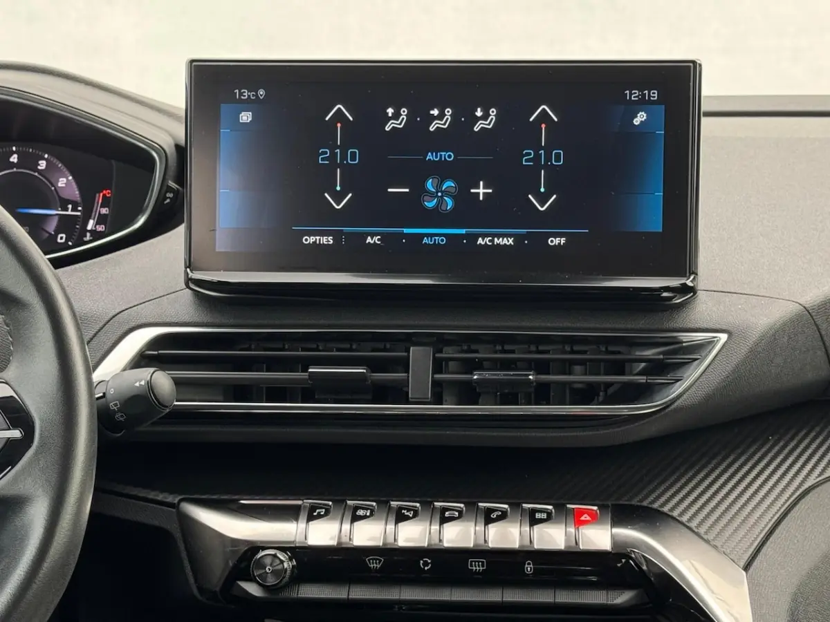 1.2 PureTech Blue Lease Active NL AUTO | CAMERA | TREKHAAK | CARPLAY |