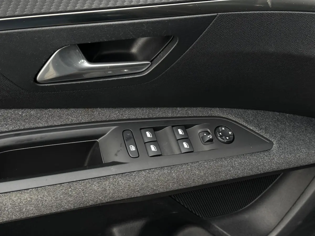 1.2 PureTech Blue Lease Active NL AUTO | CAMERA | TREKHAAK | CARPLAY |