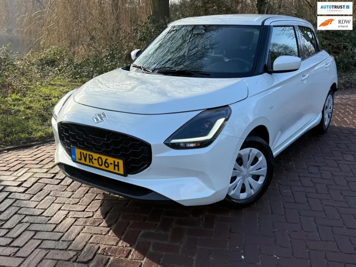 1.2 Comfort Smart Hybrid 1 Eig. b.j.1-2025, 9100 KM, Navi , Camera, PDC