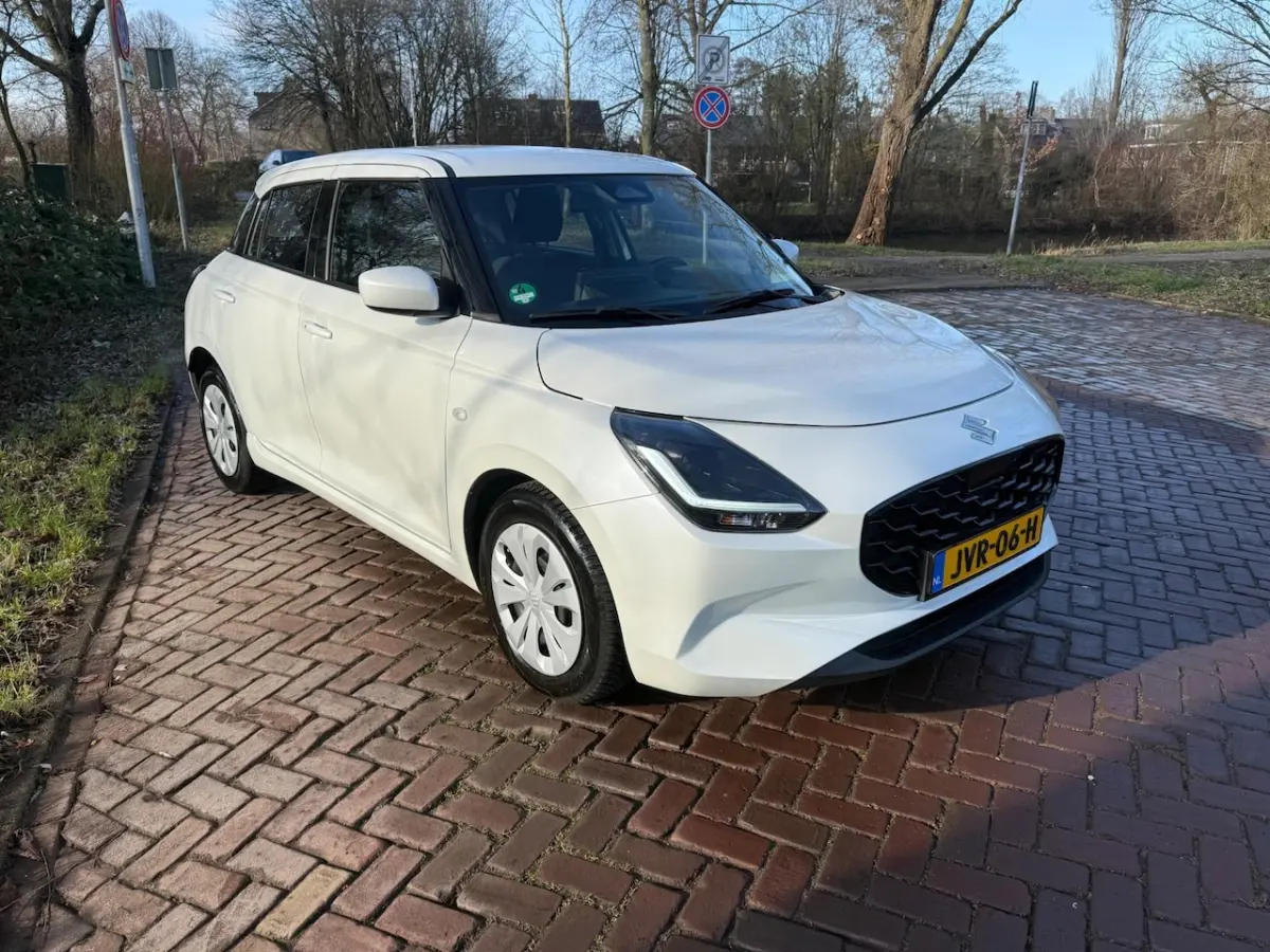 1.2 Comfort Smart Hybrid 1 Eig. b.j.1-2025, 9100 KM, Navi , Camera, PDC
