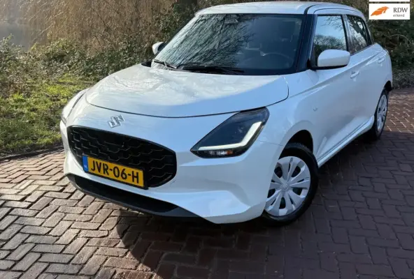 1.2 Comfort Smart Hybrid 1 Eig. b.j.1-2025, 9100 KM, Navi , Camera, PDC