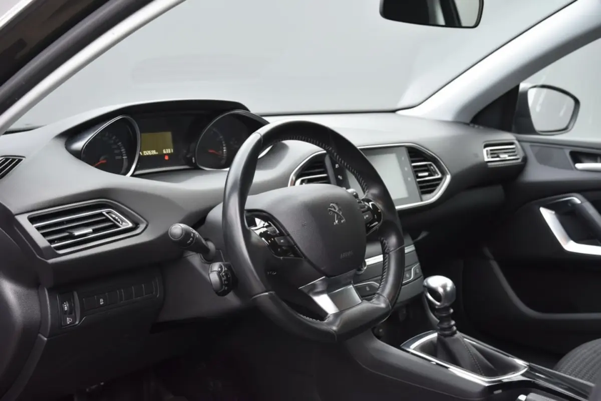 1.2 PureTech Blue Lease | NAVI | CLIMA