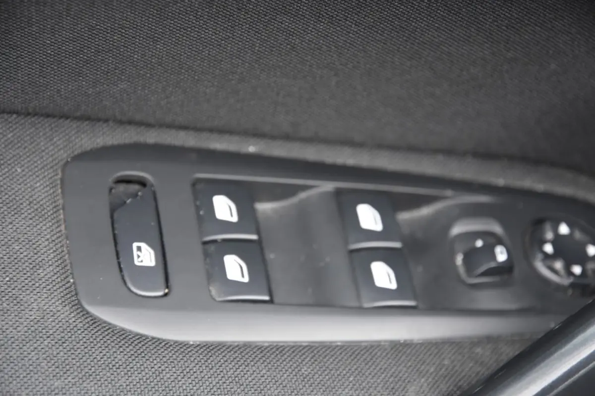 1.2 PureTech Blue Lease | NAVI | CLIMA