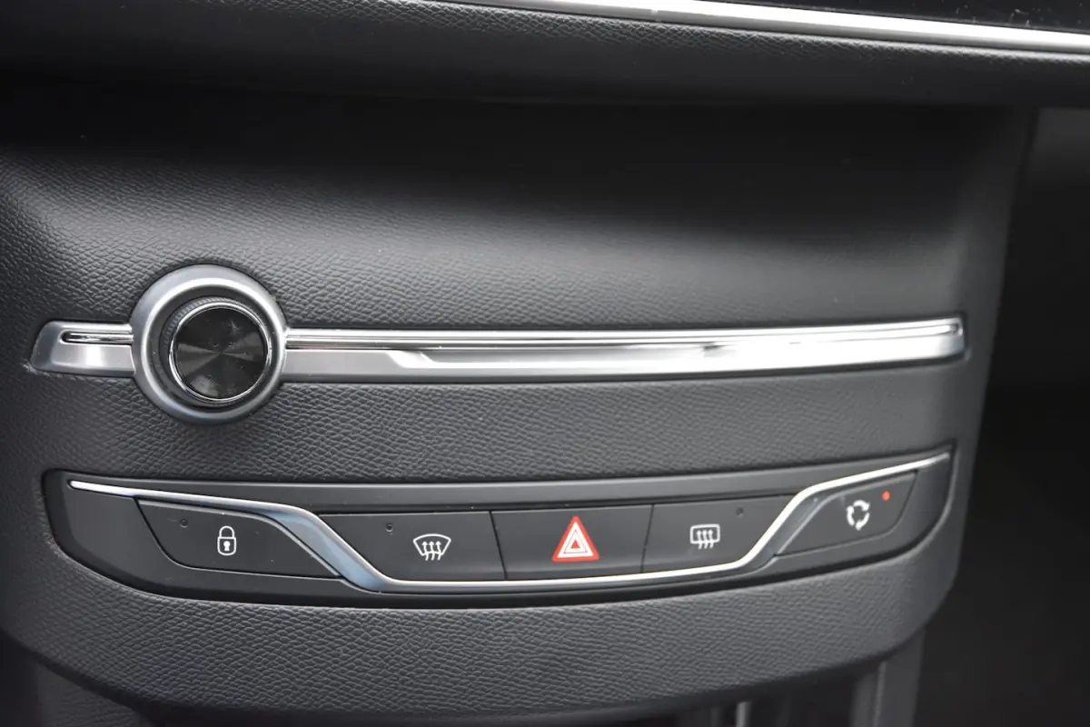 1.2 PureTech Blue Lease | NAVI | CLIMA