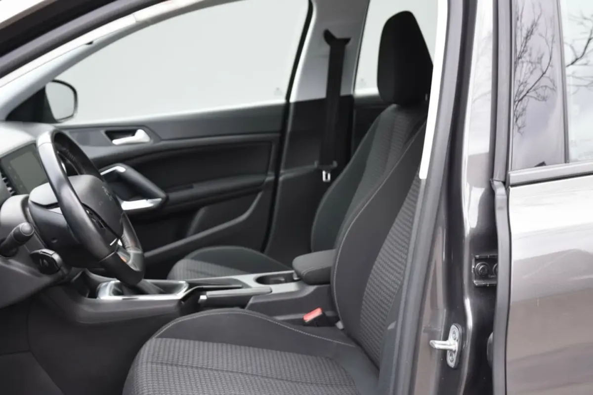1.2 PureTech Blue Lease | NAVI | CLIMA