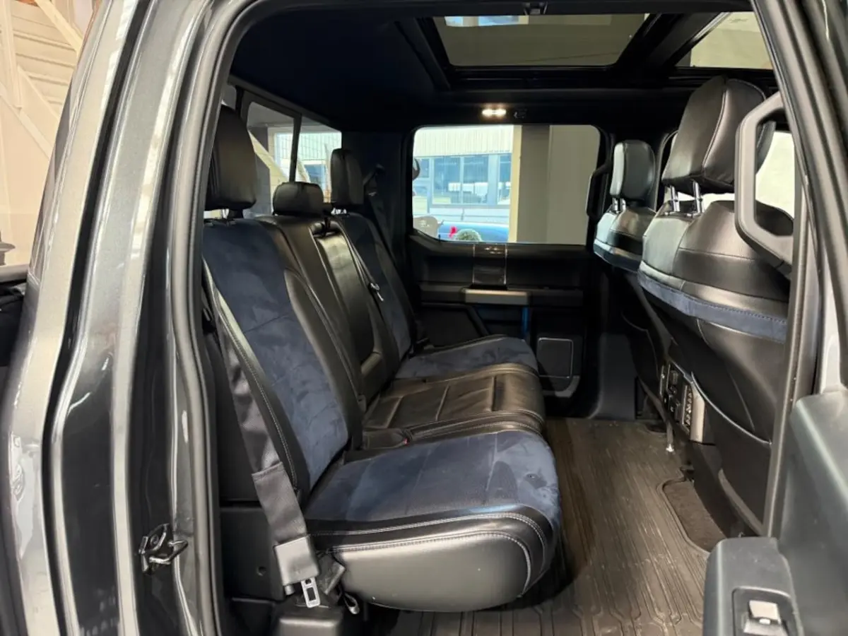 USA 3.5 V6 Ecoboost SuperCrew Raptor, panoramadak, live valve suspension