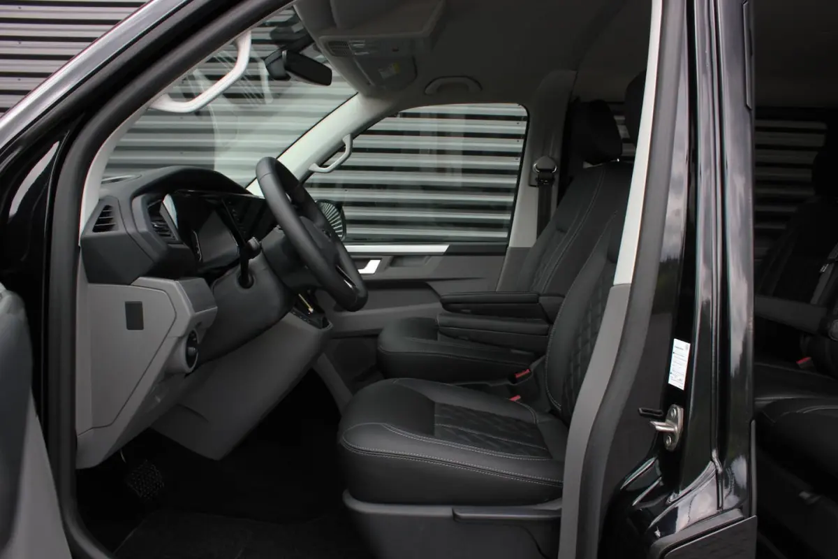 2.0 TDI L2H1 150PK BULLI DC DUBBEL CABINE / LEIGHTONVANS BODYKIT / FULL OPTINS / LEDER / F