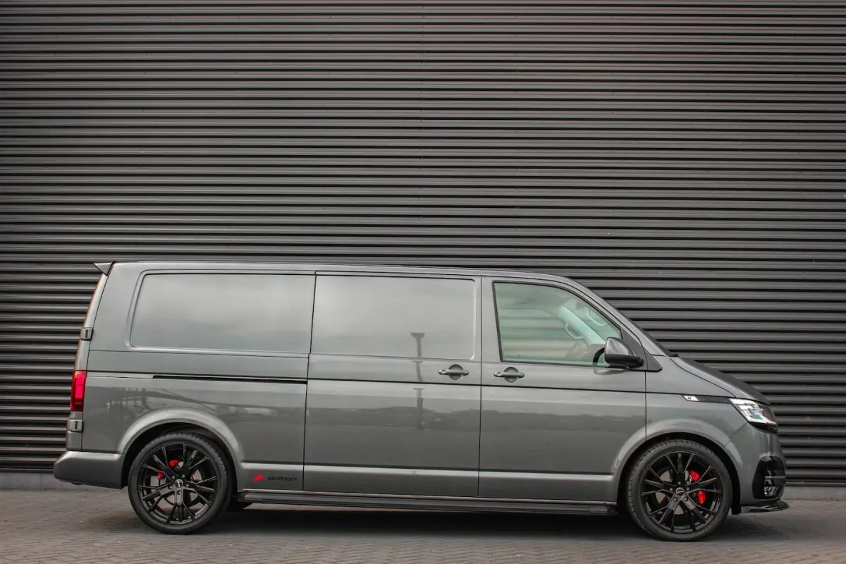 2.0 TDI L2H1 150PK JB- EDITION DSG / PDC / VERLAGINGSVEREN / LEDEREN BEKLEDING / FULL / AP
