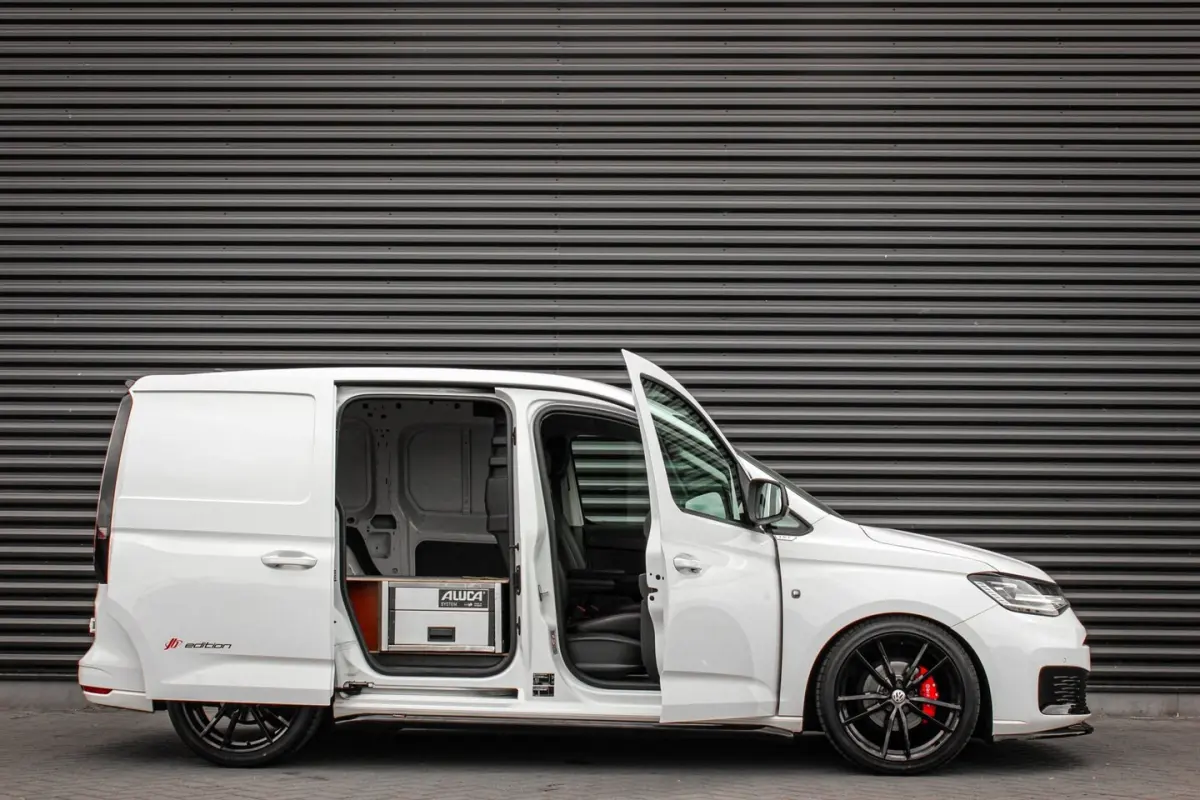 2.0 TDI 199PK JB- EDITION / MAXTRON / SIDE- BARS / VERLAGING / ELEK- PAKKET / PDC / CAMERA